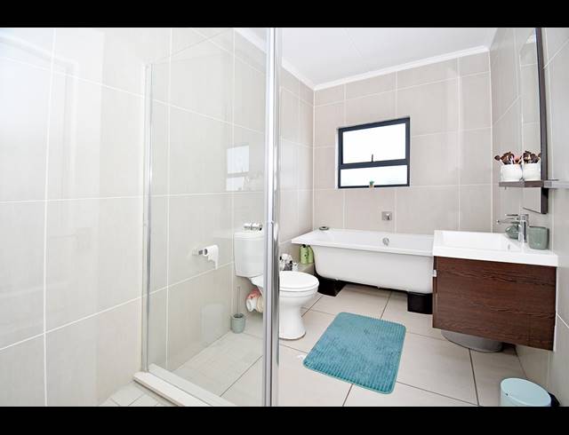 2 BEDROOM APARTMENT FOR SALE IN GREENSTONE HILL